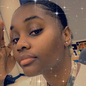 Meet your Posher, Monique